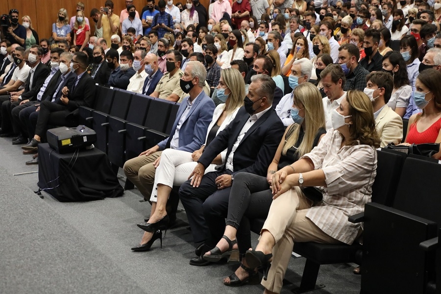 Entregaron diplomas a las autoridades electas