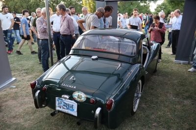 Entregó las primeras patentes a autos de colección