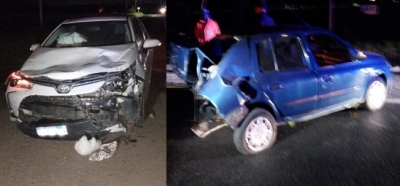 Pueblo Esther: fuerte choque entre dos autos en la madrugada
