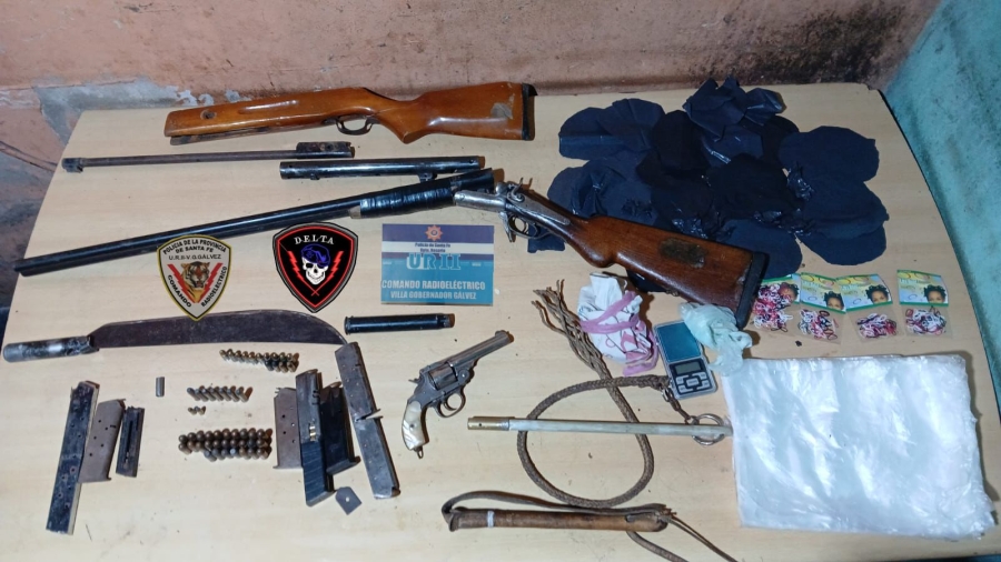 Villa Gobernador Gálvez: aprehendieron a un hombre acusado de violencia de género y secuestraron armas y municiones