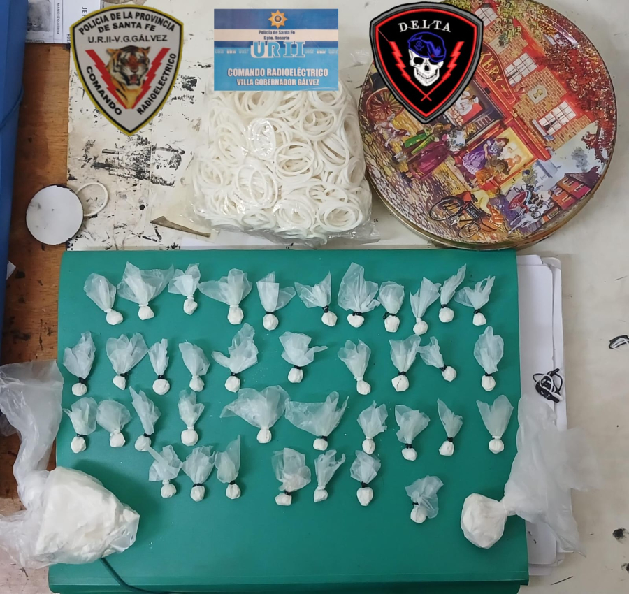 Microtráfico y pedido de captura: dos personas aprehendidas en Villa Gobernador Gálvez