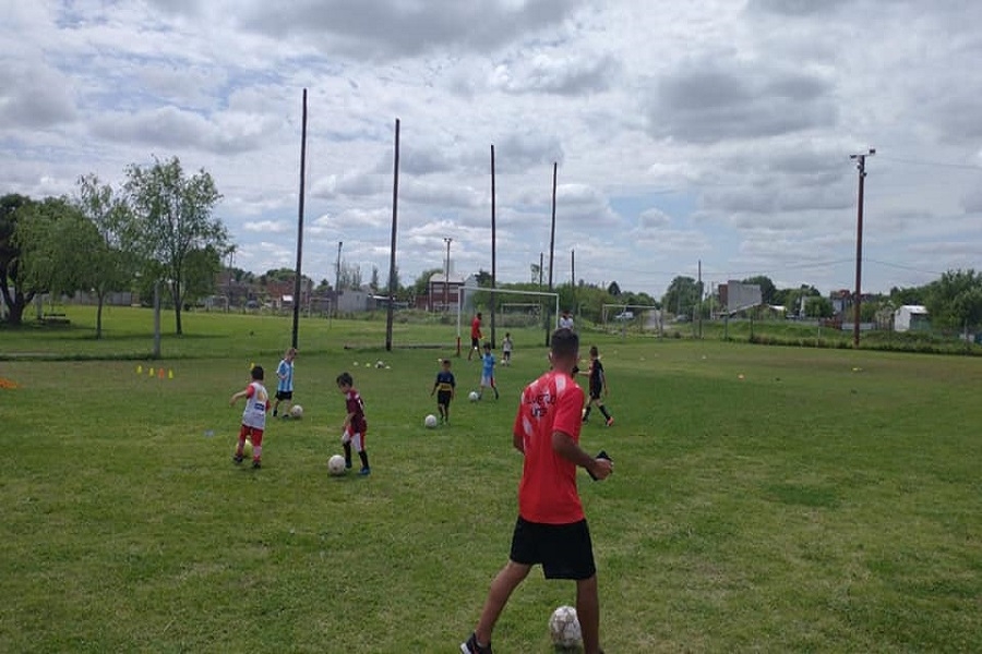 El fútbol de CAJU comienza la competencia oficial