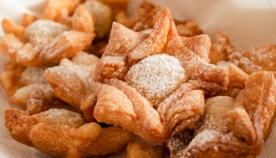 “Pastelitos de la Independencia”: una tradición dulce para colaborar con la Biblio José Pedroni