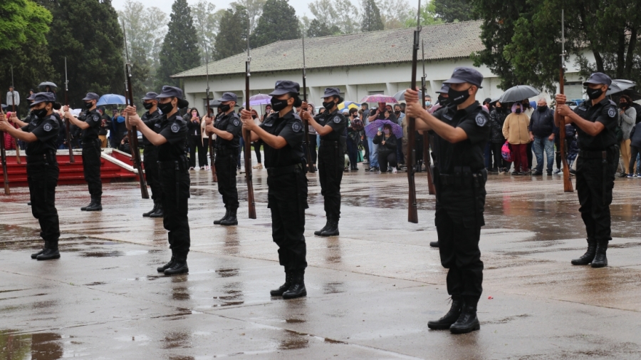 Se inscribieron casi 12 mil aspirantes a la Policía y más de 5 mil a Bomberos