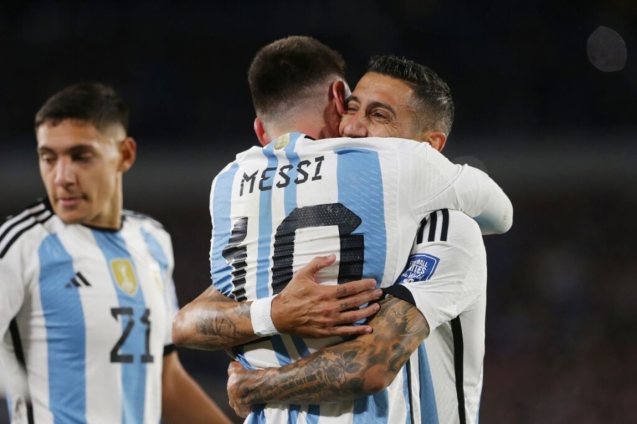 Argentina pone en juego su invicto y se mide ante la Uruguay de Bielsa en la Bombonera