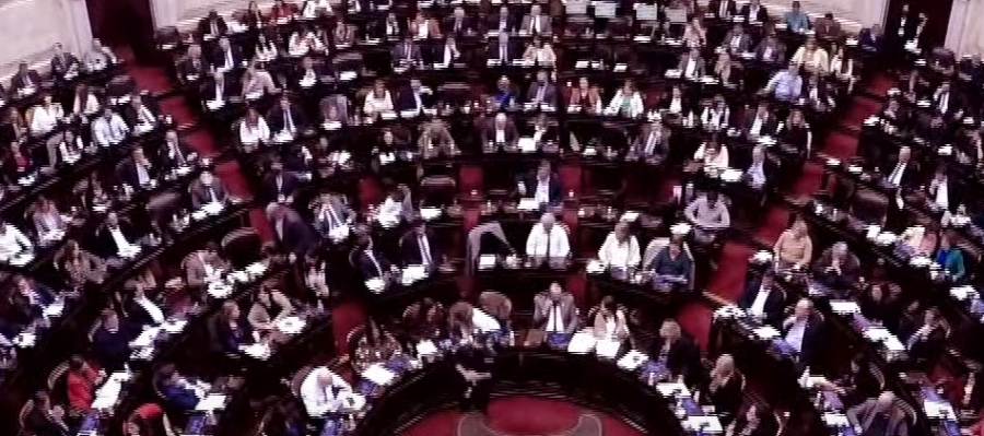 La cámara de diputados sigue sesionando con aprobados