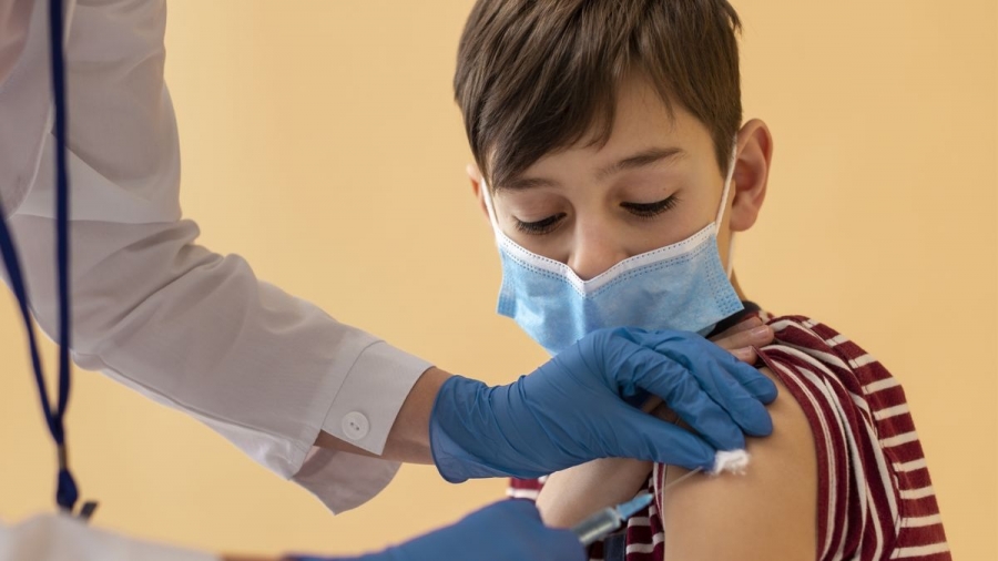 Se adelantan a vacunar niños con la vacuna de la gripe