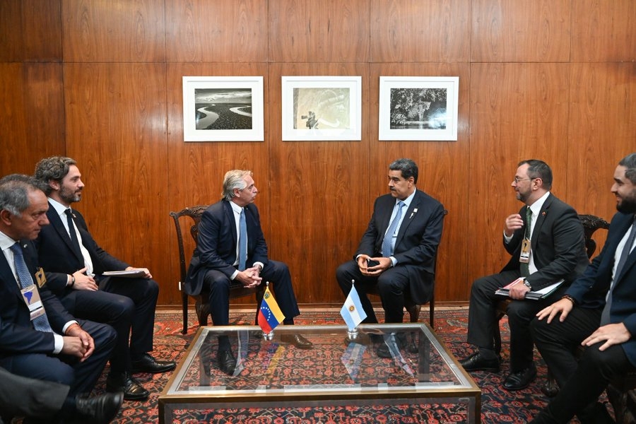 Fuertes críticas de la oposición al presidente Alberto Fernandez por su imagen junto a maduro