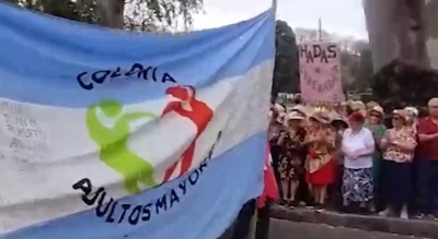 Encuentro de los Centros de Adultos Mayores de VGG en la plaza San Martín