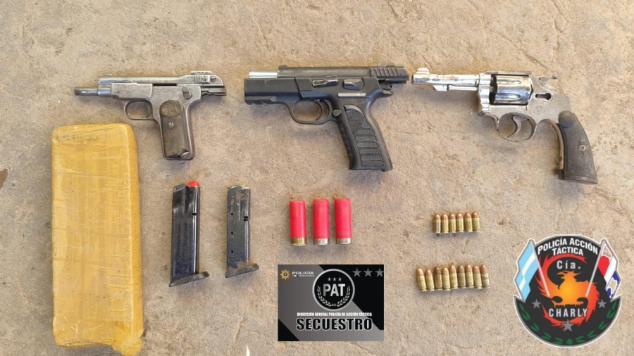 Villa Gobernador Gálvez: cinco aprehendidos, armas secuestradas y droga incautada en un operativo policial