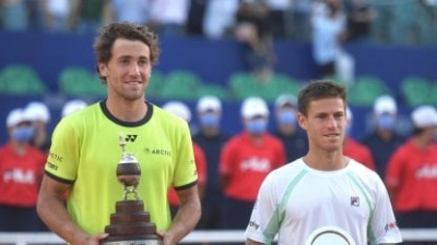 El &quot;Peque&quot; Schwartzman cayó ante el noruego Casper Ruud en la final del Argentina Open