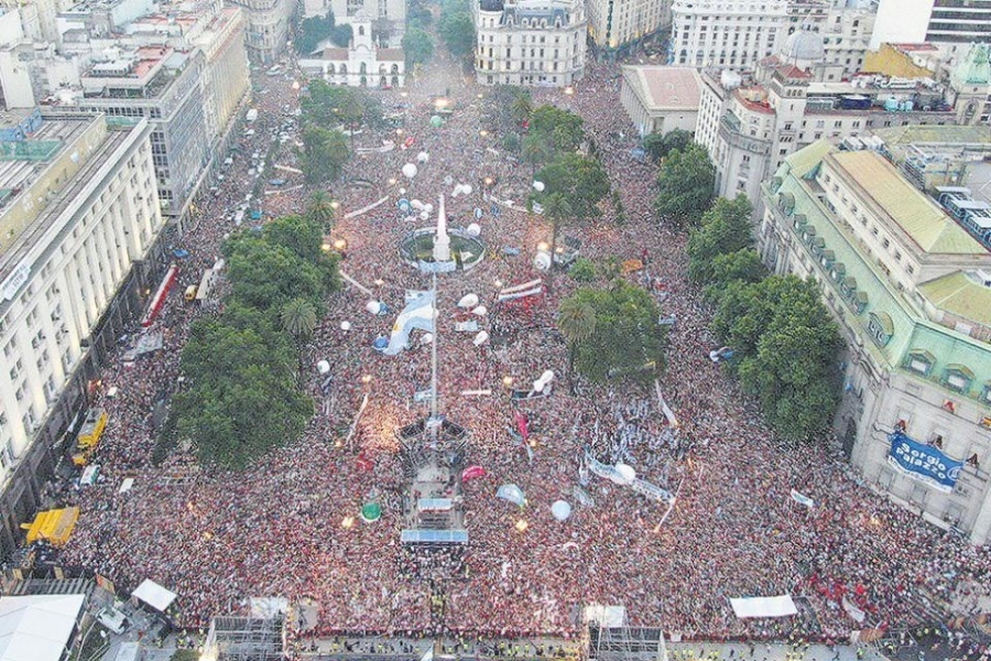 Un sinnúmero de personas concurrió a la Plaza de Mayo por el Día de la Memoria