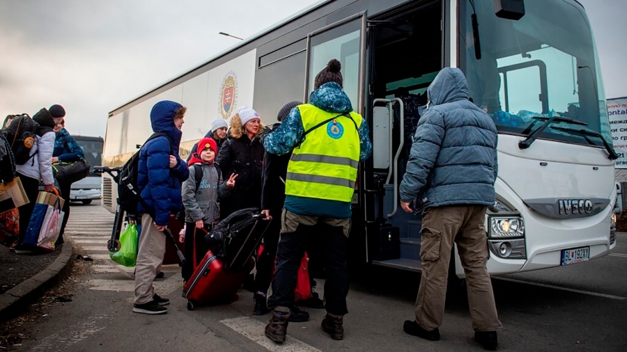 Rusia se detiene temporalmente para dejar que los civiles de Ucrania puedan evacuar