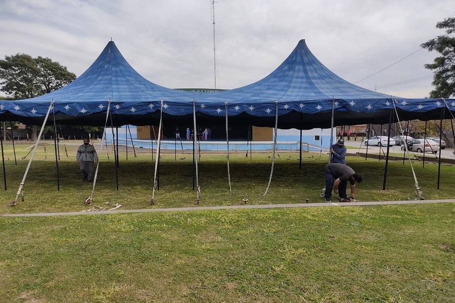 Montaron la carpa de un circo para hisopar en el Anfiteatro a demanda