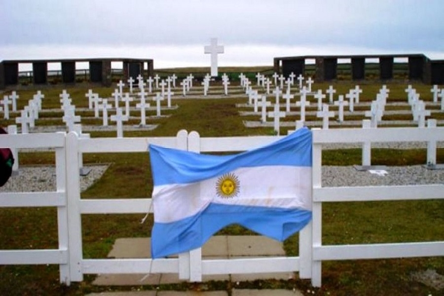 Firmarán acuerdos para identificar restos de soldados de Malvinas