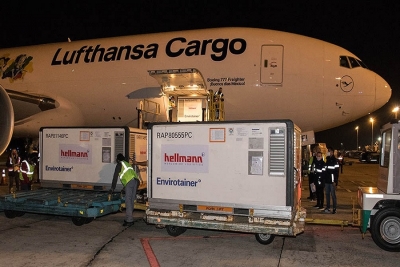 Llegaron vacunas de China y partió un vuelo hacia Moscú