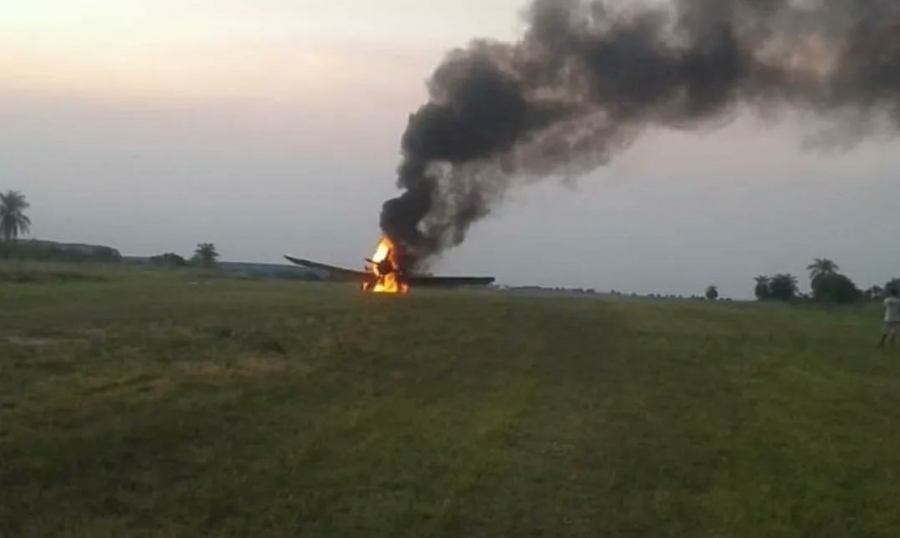 Se incendió un avión hidrante que combatía incendios en Corrientes