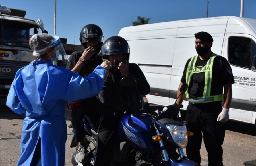 Refuerzan controles vehiculares en accesos interprovinciales y en horarios de circulación restringidos