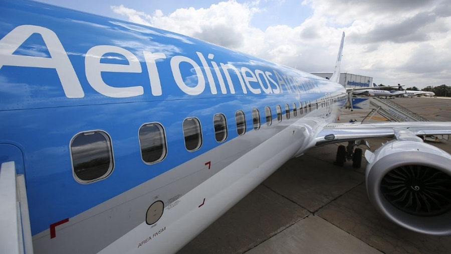 Más de 300.000 pasajeros durante el fin de semana largo viajarán por Aerolíneas Argentinas