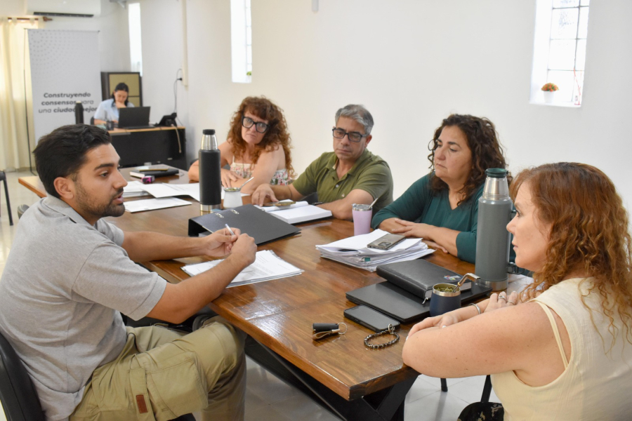 Reunión de comisiones en el Concejo Municipal de Pueblo Esther
