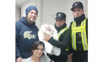 Dos policías brindaron asistencia a una embarazada para el nacimiento de su bebé