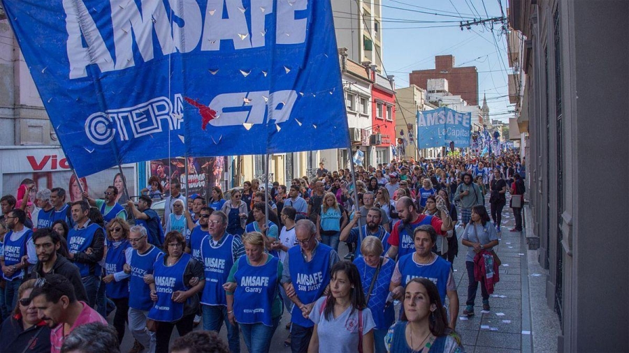 Docentes de Santa Fe preparan un paro de 48 horas desde el martes