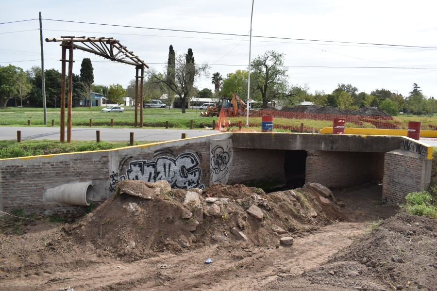 Reparan puente de calle Rivadavia entre Santiago del Estero y El Libertador de Parque Vernazza