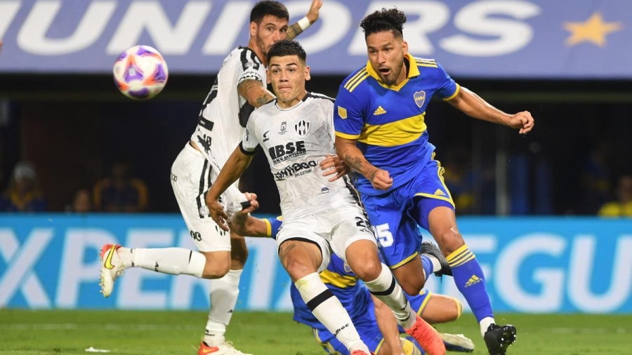 Boca derrota a Central Córdoba y levanta vuelo