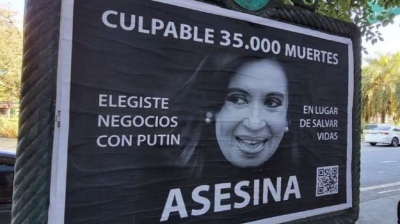 Hay cuatro imputados y un detenido en la causa de los carteles contra Cristina Kirchner