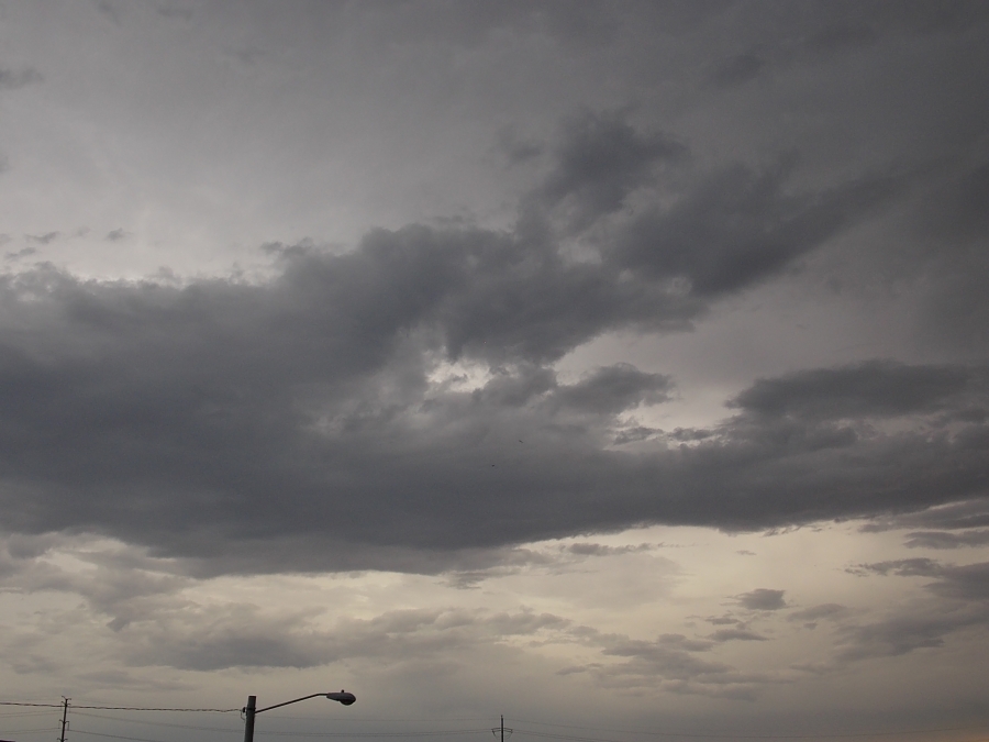 Más allá de las nubes y las gotas de la mañana, el calor continuará