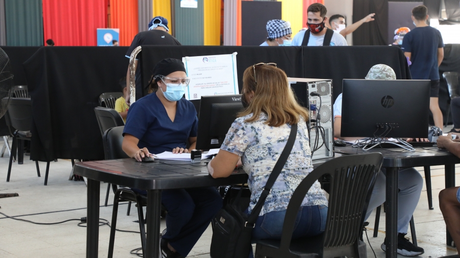 Mayores de 50 años con sinopharm e inmunocomprometidos reciben su cuarta dosis