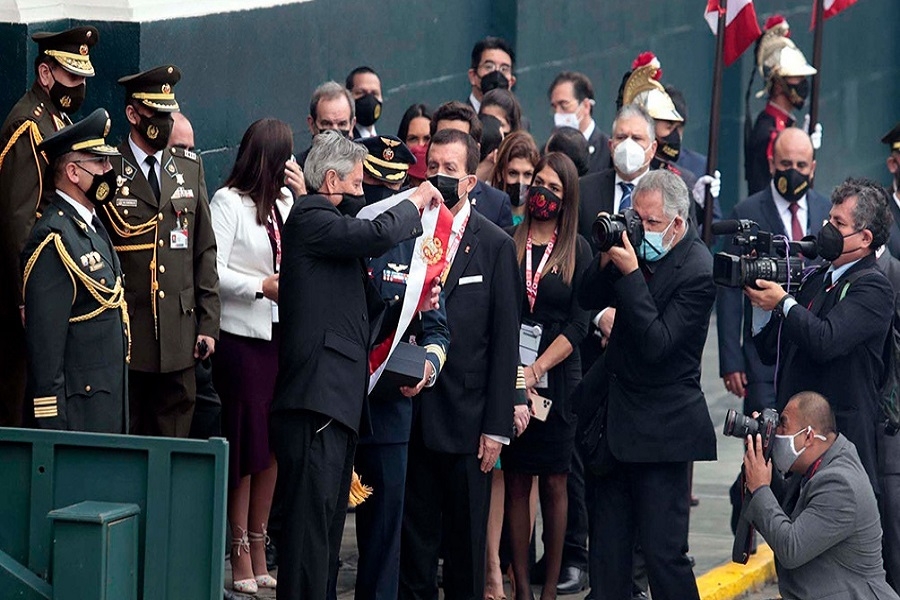 Asumió Castillo como presidente de Perú