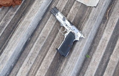 Herido de arma de fuego y dos aprehendidos en Villa Gobernador Gálvez