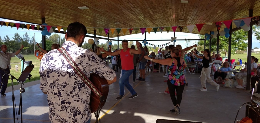 Tertulia Folklórica en Pueblo Esther