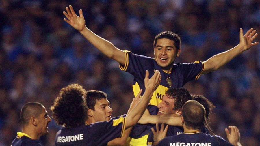 Riquelme anuncia su retiro de las canchas con un invitado como Lionel Messi