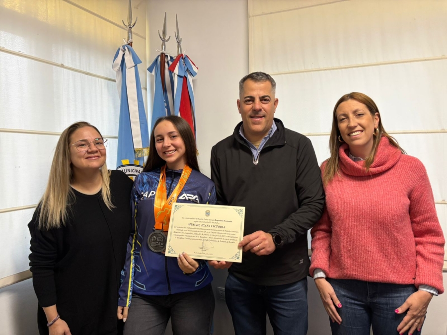 Pueblo Esther: Reconocimiento a Juana Muscio, subcampeona panamericana de patinaje artístico