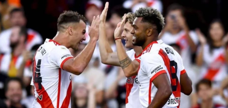 River vence a Vélez y lidera la zona a de la copa LPF