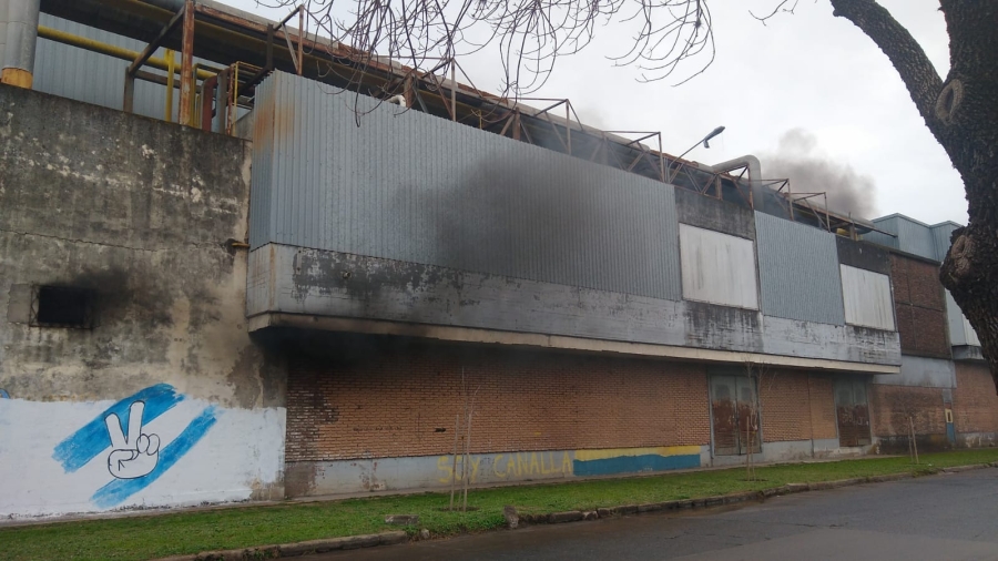 Incendio en un galpón de la ex fábrica Panda