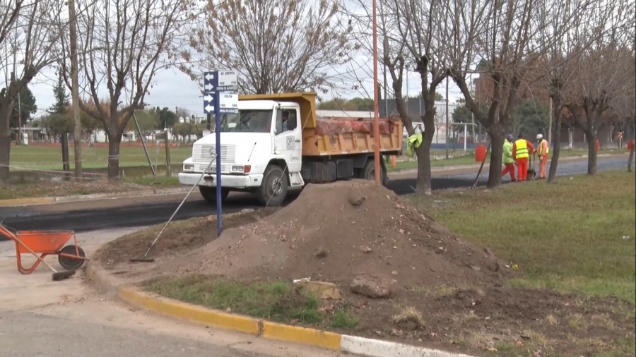 Obras de asfalto en Alvear