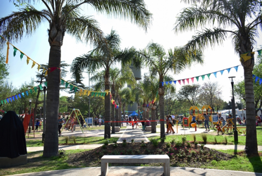 Se celebró la remodelación de la Plaza 25 de Mayo