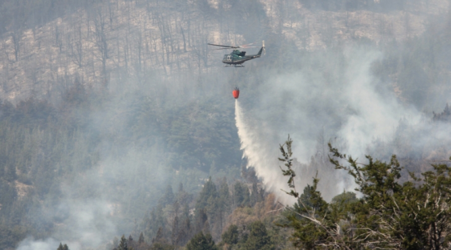 Siete provincias siguen con fotos de incendios forestales activos