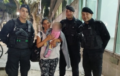 Policías asistieron a una beba y le realizaron primeros auxilios hasta que volvió a respirar