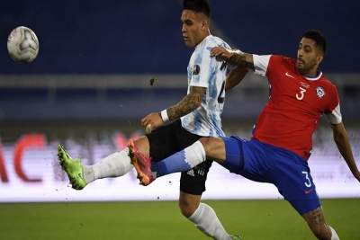 Argentina empató en su debut con Chile 1 a 1