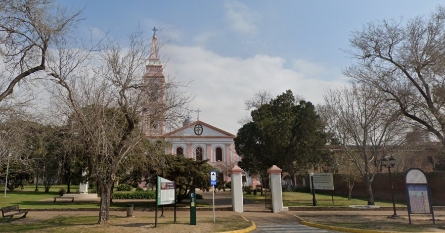 Perotti anunció la puesta en valor de la Parroquia del Convento San Carlos de la ciudad de San Lorenzo