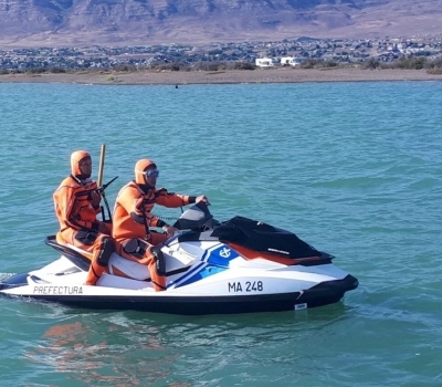 Kayakista desapareció tras salir a navegar en un lago de El Calafate, lo buscan intensamente