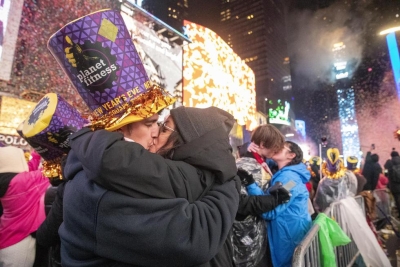 Shows de fuegos artificiales en diferentes países por el año nuevo