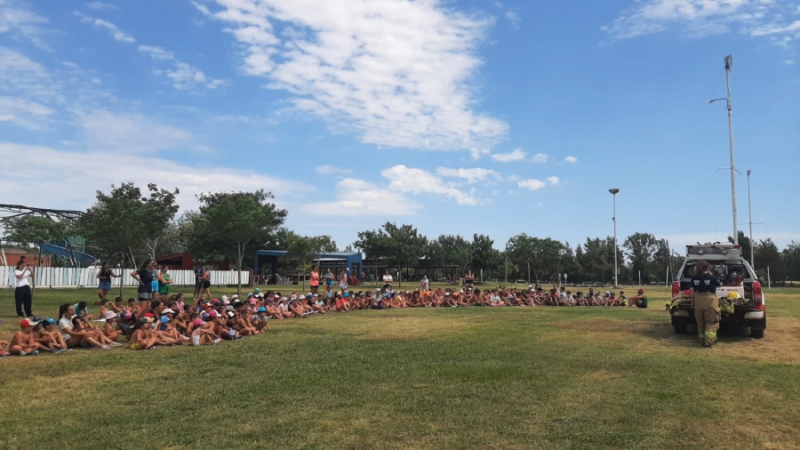 Jornada de Bomberos Voluntarios en la Colonia de Niños