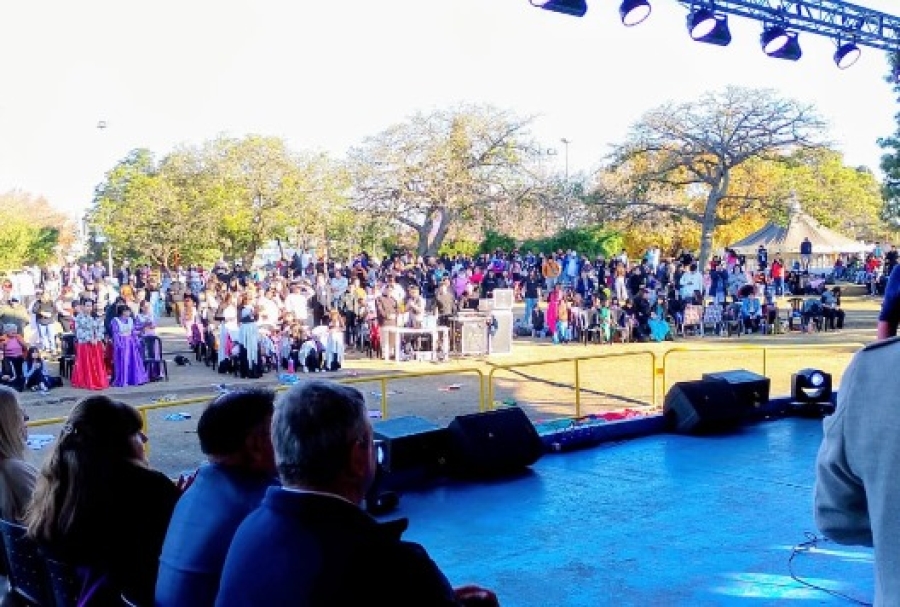 Gran convocatoria en el anfiteatro por la celebración de Pentecostés en V.G.Gálvez