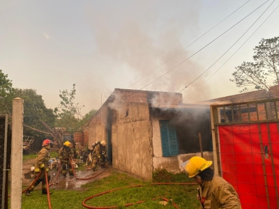 Pueblo Esther: un devastador incendio dejó pérdidas totales a una familia