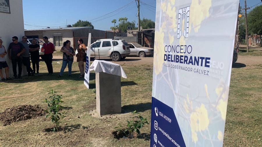 Homenaje a Florencia Corbalan en la plaza que se lleva su nombre